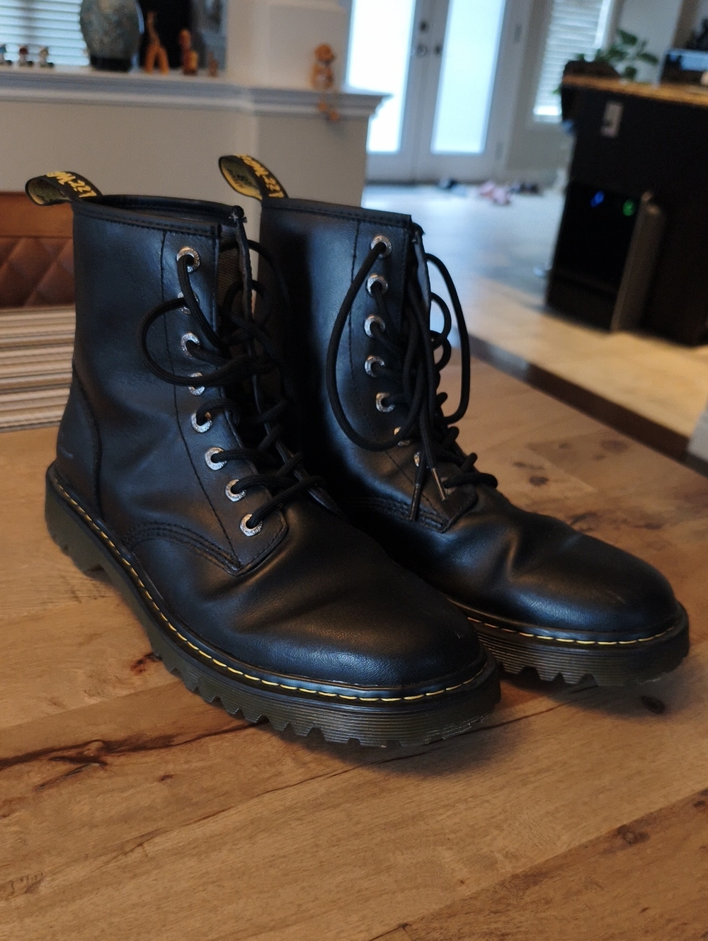 Black Smooth 1460 - Doc Martens - Like New - 12